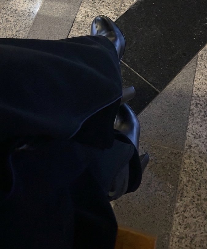 Mysterious Burgundy tweet media