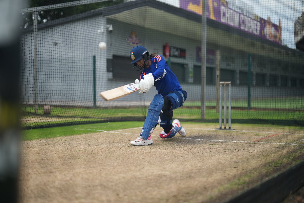 BCCIWomen's tweet image. Hello from Durban 👋📍

#TeamIndia get into the groove for the 5⃣-match T20I series against South Africa 🙌 

#SAvIND