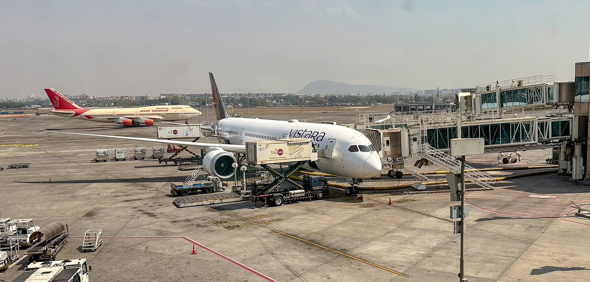 wingXaviation's tweet image. Which airline was better?

Jet Airways               OR                Vistara