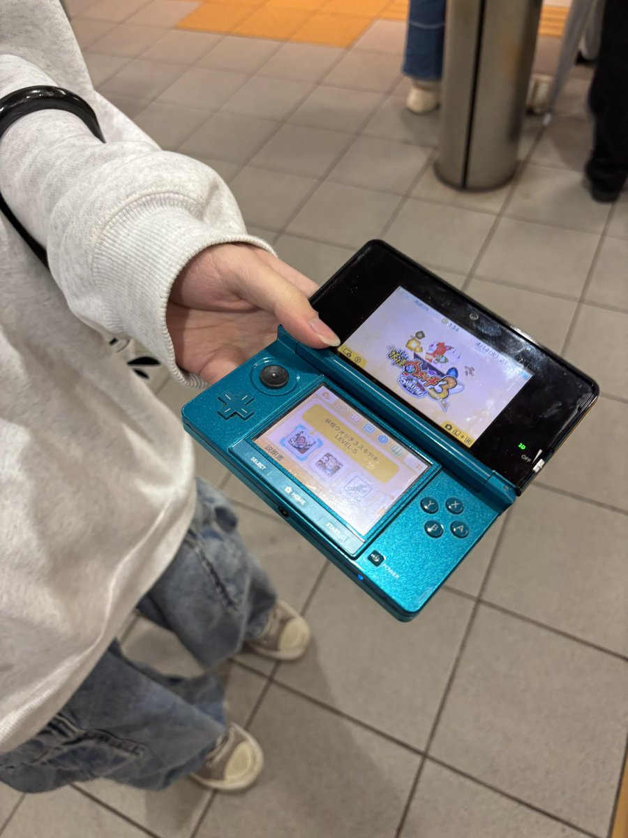 今日も持ってきてた
妖怪ウォッチやらせてもらったよ✋🏻