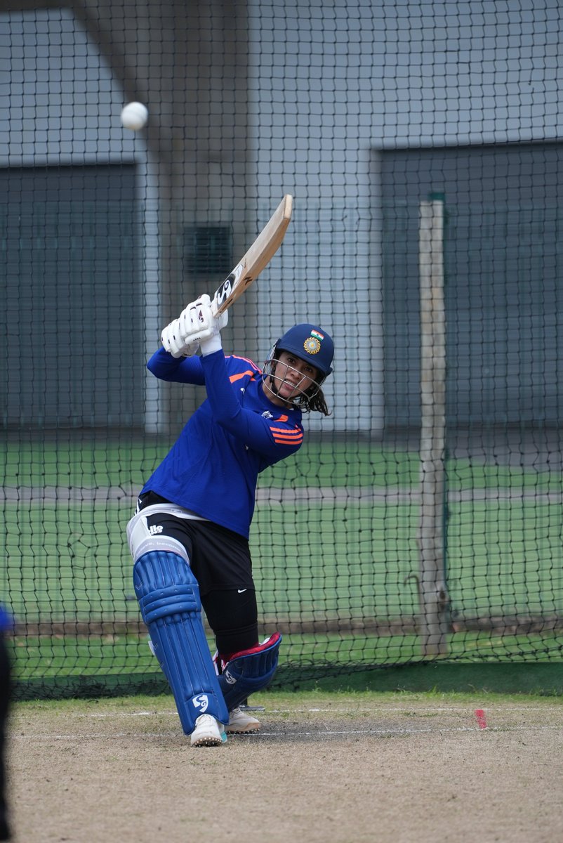 BCCIWomen's tweet image. Hello from Durban 👋📍

#TeamIndia get into the groove for the 5⃣-match T20I series against South Africa 🙌 

#SAvIND