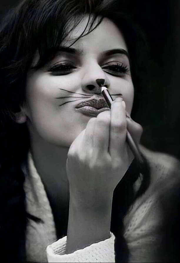 whisperingpoems's tweet image. #vss365
i teach the moon
to wink at stars
slip sugar cubes
in pickle jars

draw a mustache
on museum art
leave candy hearts
that say fart

mischief
ingrained in my soul
a dash of spice
it’s not my fault

a loopy #loop
in life’s tight plan
i zig, i zag
because i can
🙃
#ωнιѕρєяѕ