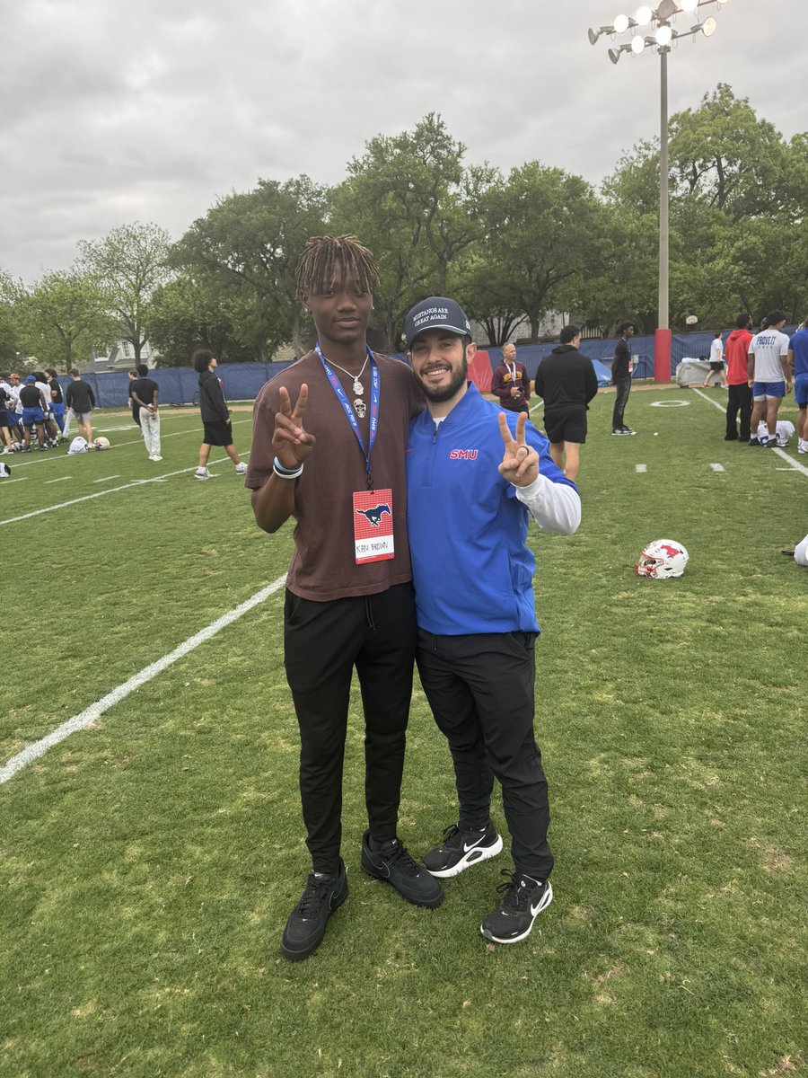 TheKamBrown's tweet photo. Had a great time at SMU🐎 thanks for the invite @mrfootballwait Can’t wait to come back #PonyUp @CoachRobLikens @cmsully22 @ChazBoyd6 @CoachWarden @SMUFB #kickemstangs https://t.co/FbPboEn80S