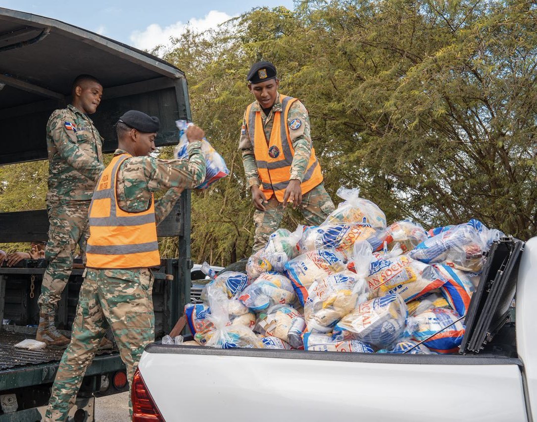 JosePaliza's tweet image. En momentos difíciles, ¡seguimos donde más se necesita! Hoy dijimos nueva vez presente en Puerto Plata, especialmente Montellano, en coordinación con las distintas entidades del Gobierno. #Solidaridad