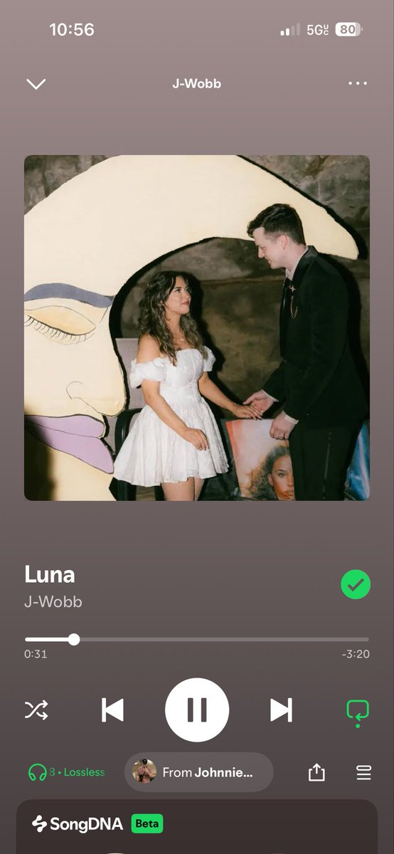 My new husband just produced a song with a special snippet of Halsey’s voice for me 😭😭

 open.spotify.com/track/44koVj0h…