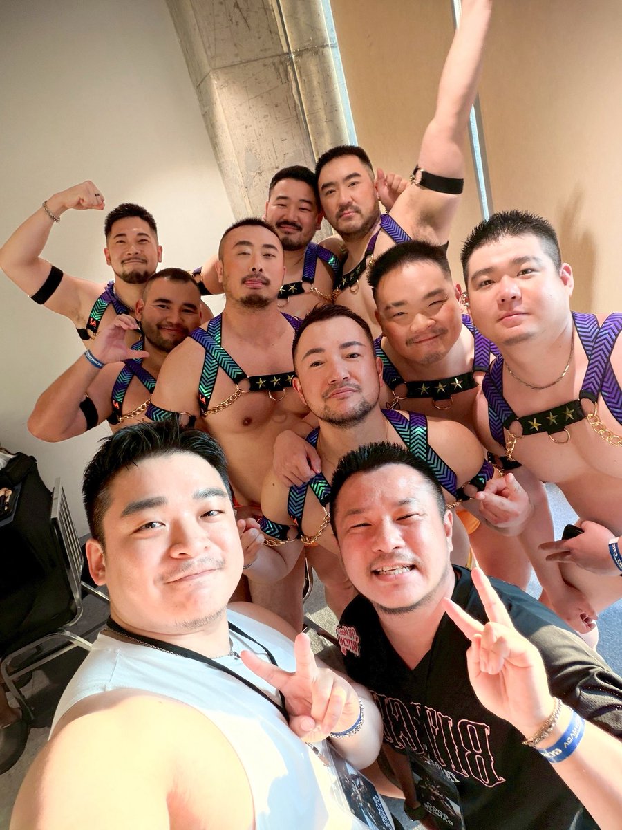 chantyan____'s tweet photo. Songkran🇹🇭💦
Gcircuit AQUA XXL Bear Pool Party 🐻❄️
#gcircuit #bearpool #songkran #gogoboy #asiangay https://t.co/TTpzbnCaHr