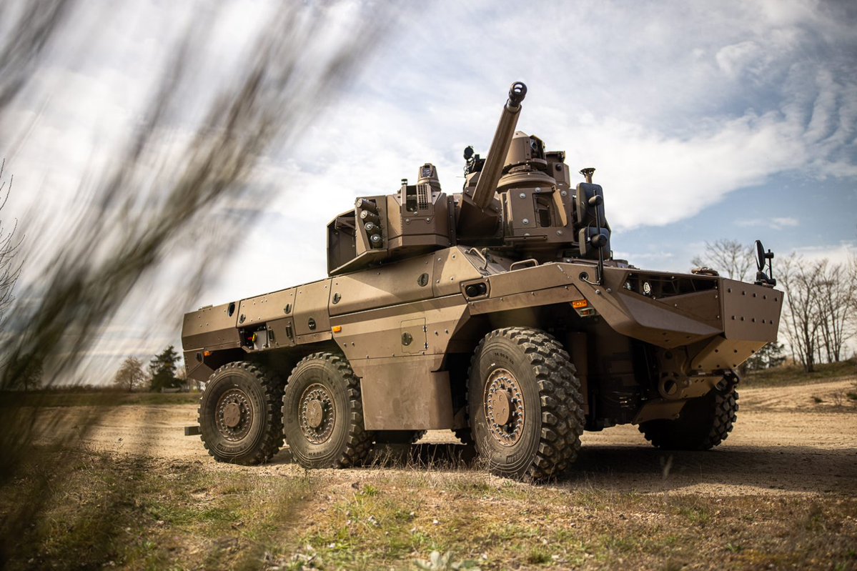 KNDS_France's tweet image. Le #Jaguar offre un compromis idéal entre feu, vitesse et manœuvrabilité, indispensable pour la reconnaissance et le combat blindé léger.
#SCORPION #Reconnaissance