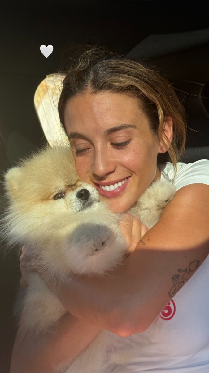 María Pedraza  tweet media