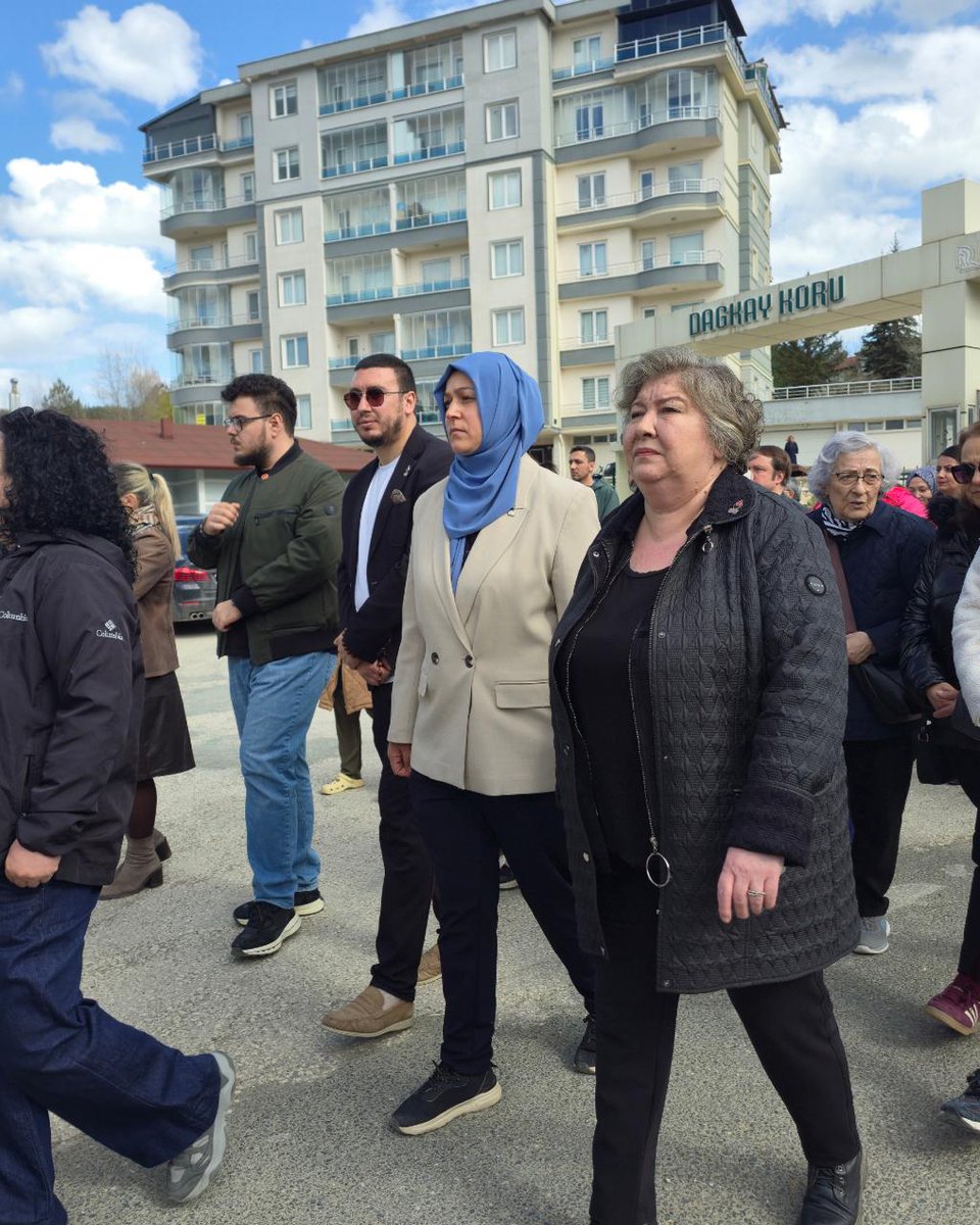 zaferpartisi37's tweet photo. Güçlünün değil, haklının yanında olacağız.
Adalet; raporlarla örtülen değil, gerçeğin ortaya çıktığı yerde vardır.
Hiçbir ihmalin, hiçbir çarpıtmanın üzeri örtülmemeli. Zafer partisi olarak Pehlivanlı ailesinin yanındayız.
#yağmurpehlivanlıi̇çinadalet https://t.co/5LVZ28QQ1D
