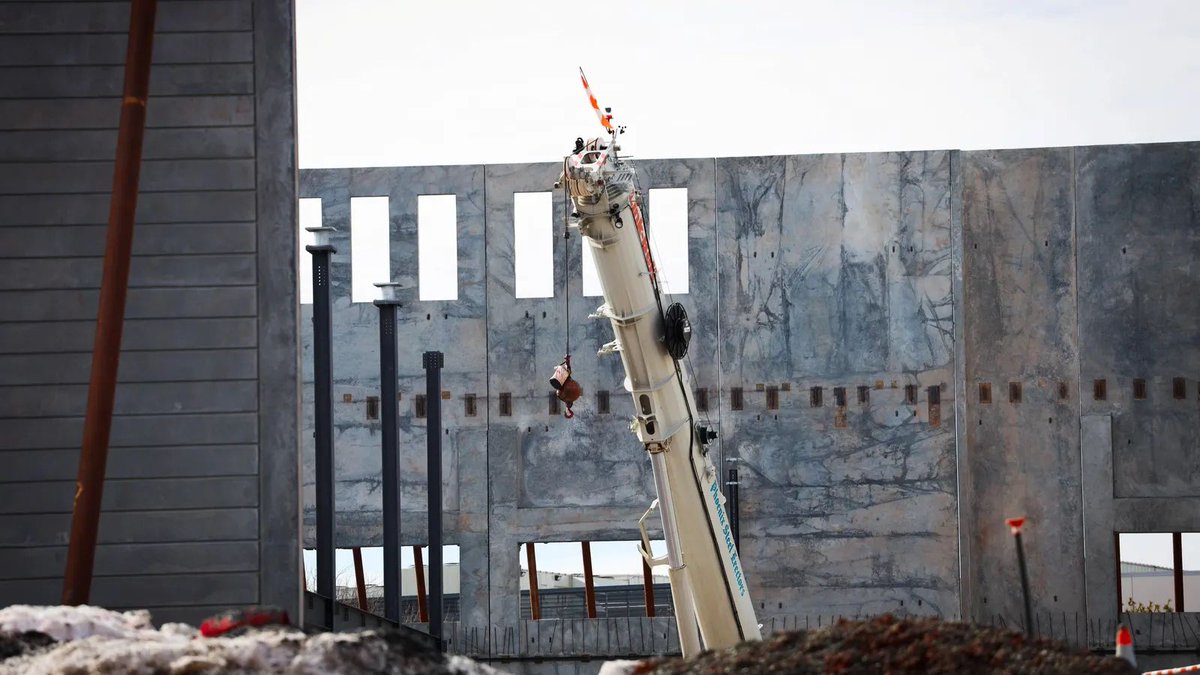 's tweet image. PJM proposes #adding 14.9 GW with #bilateral contracts, central #procurement buff.ly/3dzjxTF