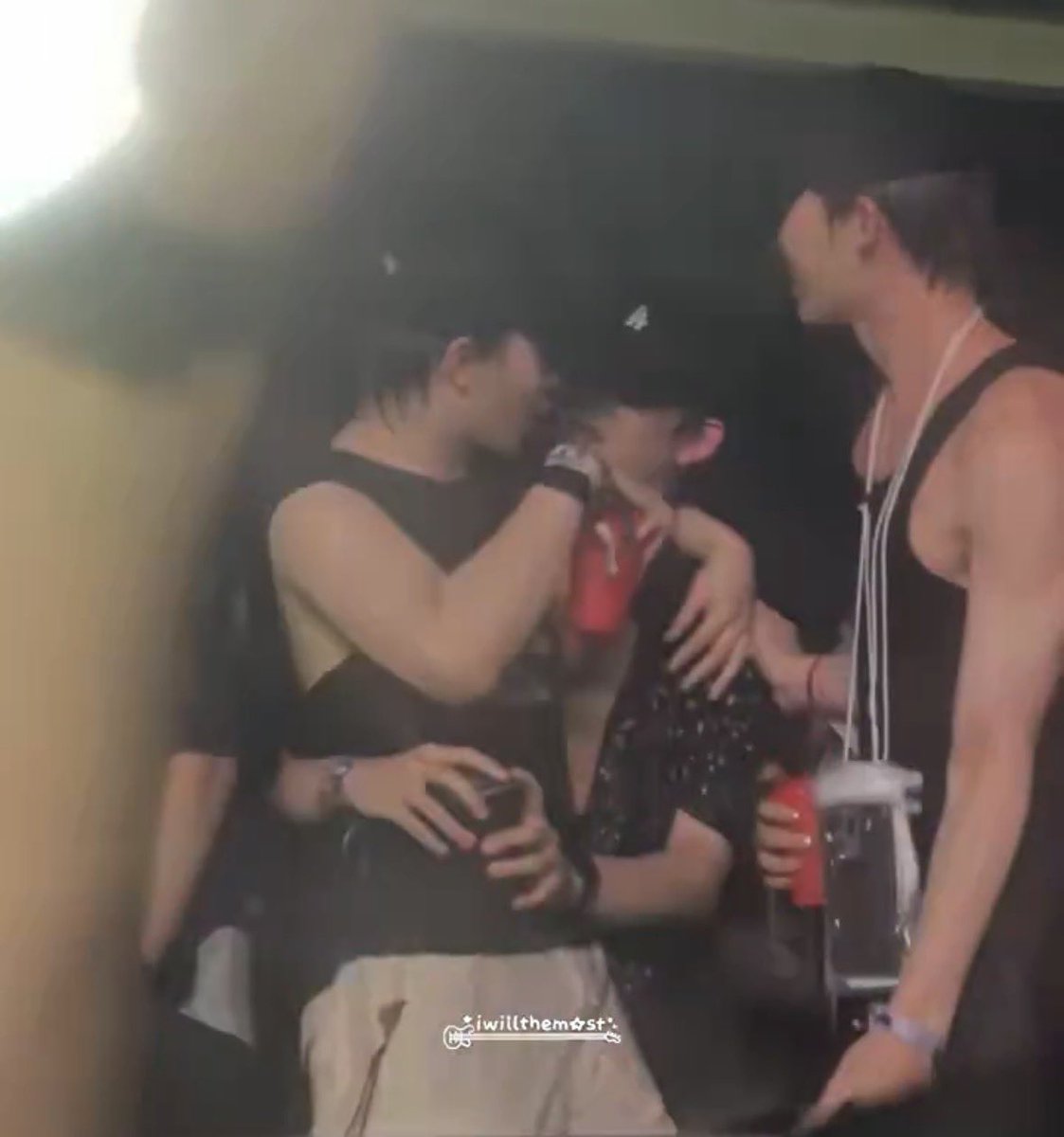 ^ྀི มอเอ ₂ tweet media