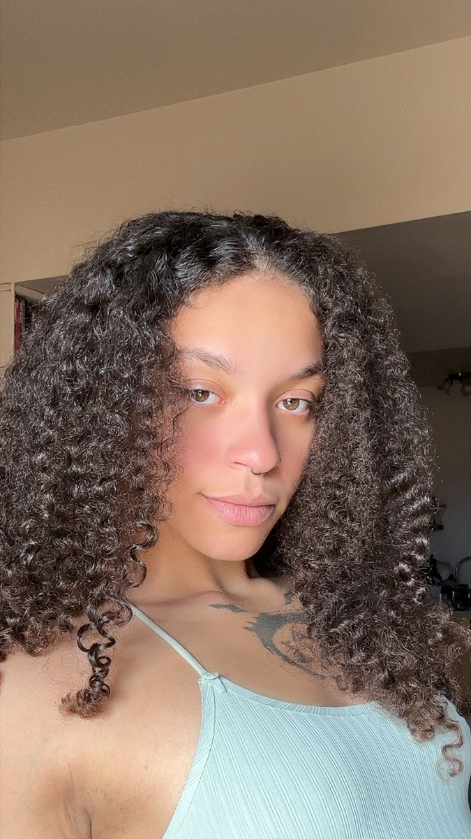 dragon_bound12's tweet photo. FaceTime… you picking up? ☎️ https://t.co/YJuBJuOjJ9