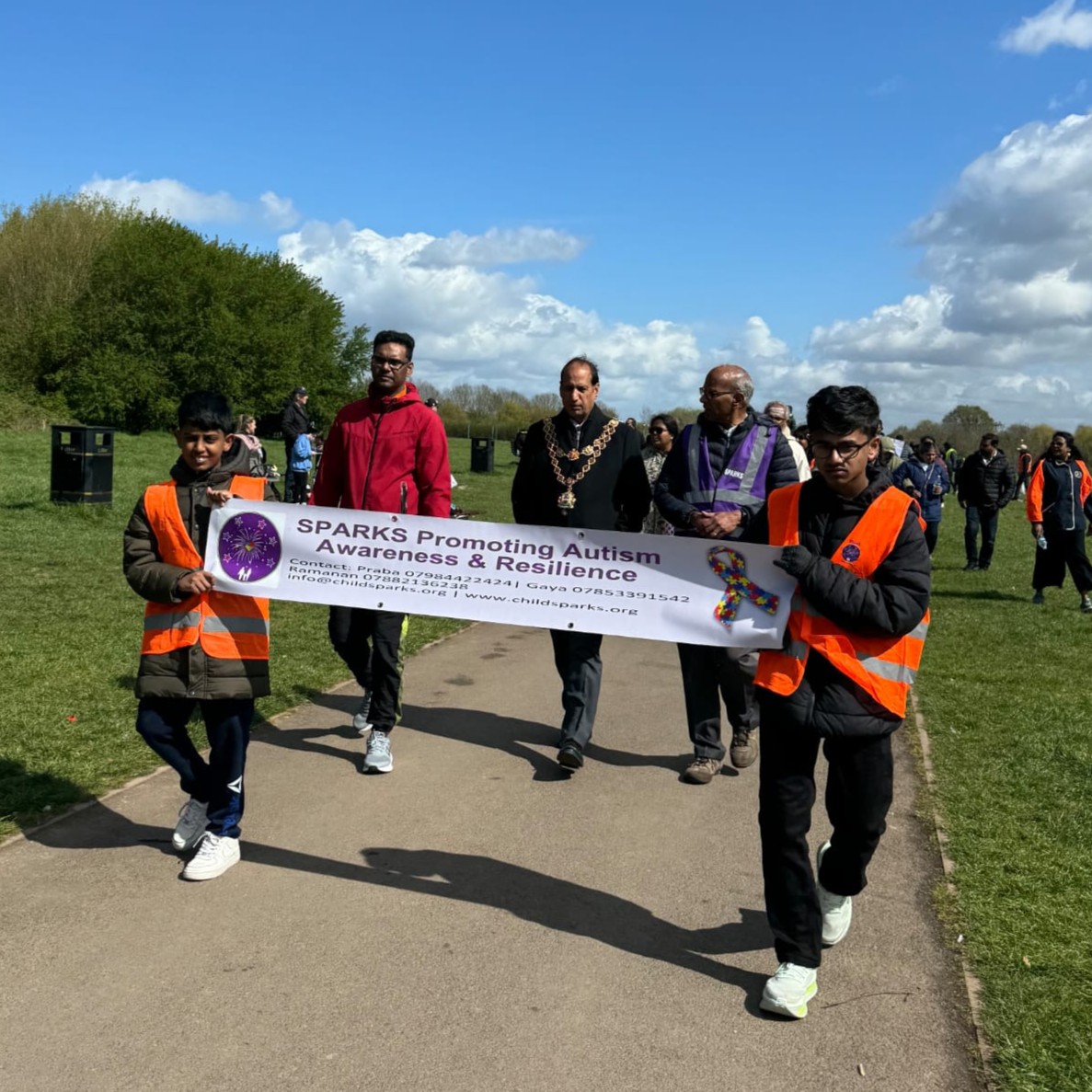 BrumLordMayor's tweet photo. Wonderful to join Birmingham SPARKS for their Autism Awareness walk last Saturday in Sheldon Country Park. 

SPARKS is a UK support group for families of neurodiverse children, it was great to meet some of our city’s children, their parents, and members of the wider community. https://t.co/bvlO3y21rf