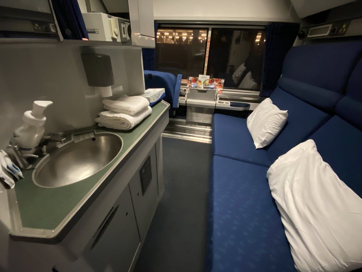 TheForwardCabin's tweet image. .@Amtrak #GuestRewards #LoyaltyProgram Review 

buff.ly/IgQQxz8