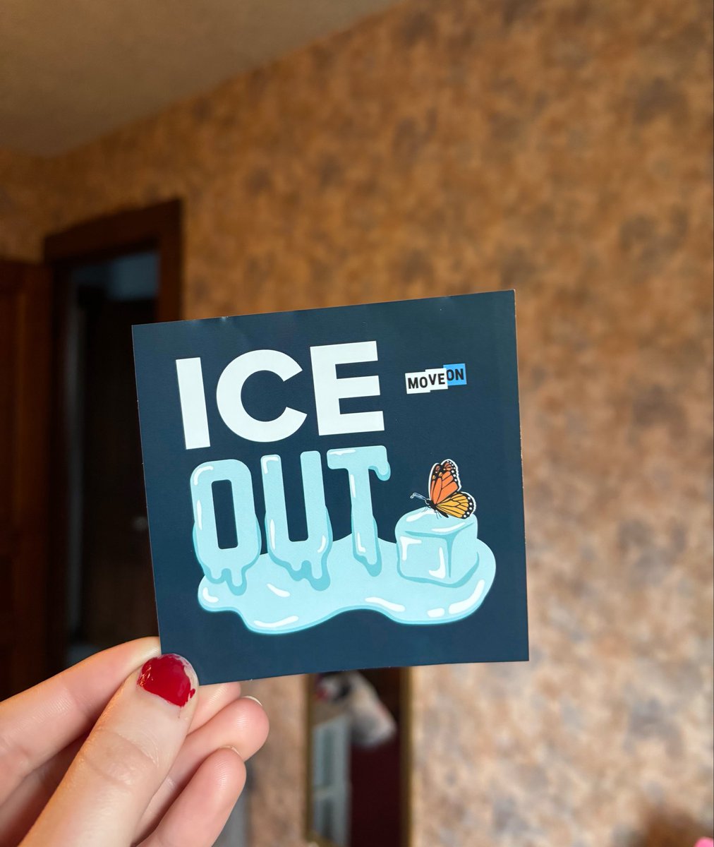 raesintheroof's tweet image. love this thank you 🙌🏻 @MoveOn