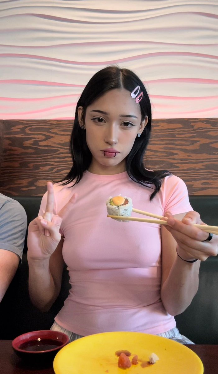 inexperiencedFemboy tweet media