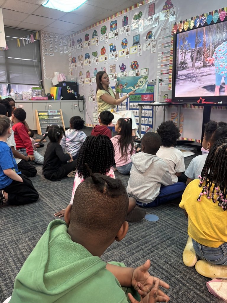 BLewisEagles's tweet image. Today @sunnyheightsele welcomed our future Eagles from the Warren Early Childhood Center! Thank you very much to Ms. McKinley in our Kindergarten for hosting our visitors today! #WarrenWill #OURHeights