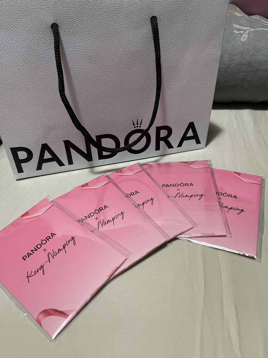 SSaiiia's tweet image. พึ่งโอเคขึ้นจากที่ไปผ่าตัด วันนี้เลยได้ไปอุดหนุนลูกมา ภูมิใจมาก ไว้มามี้จะไปอุดหนุนใหม่น้า ❤️ 

#วันนี้ก็เจอเก่งน้ำปิง
#PandoraXKengNamping
#KengNamping