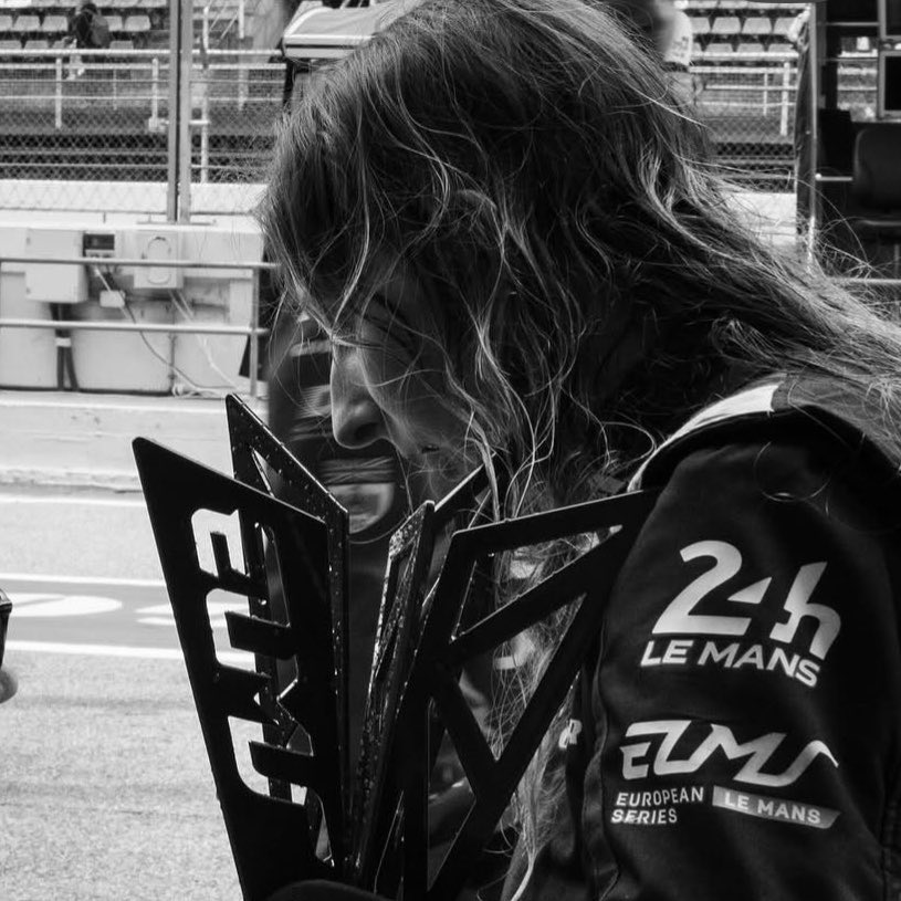 delilah⟢ tweet media