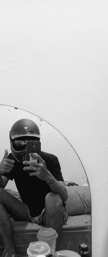 Sesuai Titik tweet media