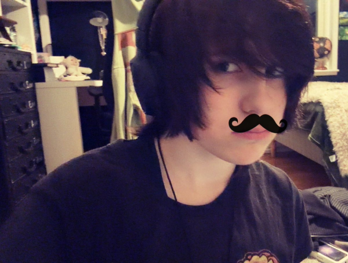 ꜰᴇʟɪx tweet media