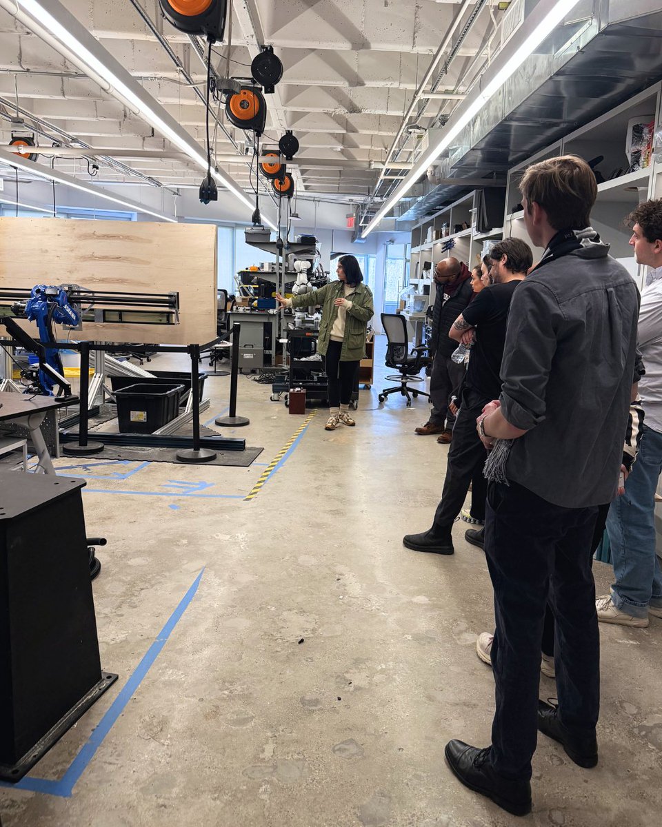viamrobotics's tweet photo. @FordhamFoundry came by our offices last week
 
They played chess against a robot, toured the lab, &amp; heard from Gambit Robotics founder @nicole_maffeo  on building on Viam.

One key takeaway: the faster you cut iteration cycles, the faster you go from idea ➡️ real product https://t.co/hRlKNTlPRE