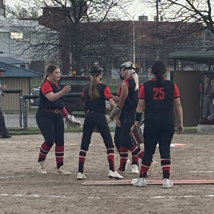 OHSActivities's tweet image. JV Softball had a great night of action on Monday during their home tournament. They won game 1 vs Wellsville, 3-2 and were up on Tonganoxie, 7-0 when the severe weather warning ended the event.
Keep up the great work!
#CyclonePride