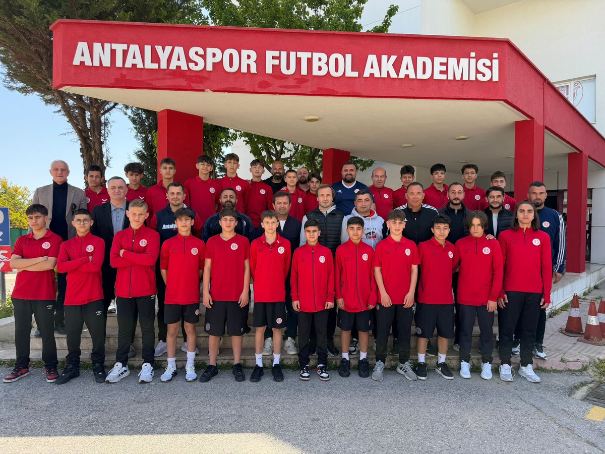 U14 Play Off Mücadelesinde finallere adını yazdıran sporcularımızı ve hocalarımızı kutlar, Final maçında başarılar dilerim. <a href="/AntalyasporFA/">Antalyaspor Futbol Akademisi</a>