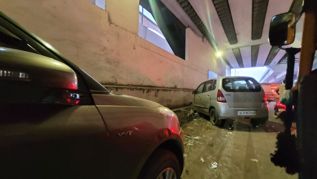 _payalroy's tweet photo. Seriously, what is this? Just another day navigating terrible roads. Why can’t we have clean, beautiful spaces to live in? Beyond pathetic.
📍 Sikandarpur, Gurgaon
#gurgaon #gurugram #sikandarpur

@cmohry @DC_Gurugram @MunCorpGurugram @NayabSainiBJP @PradeepIAS_HR @DC_Gurugram @OfficialGMDA @narharibanger @narendramodi @PMOIndia @DiprHaryana @YTKDIndia @ILoveGurgaon_in