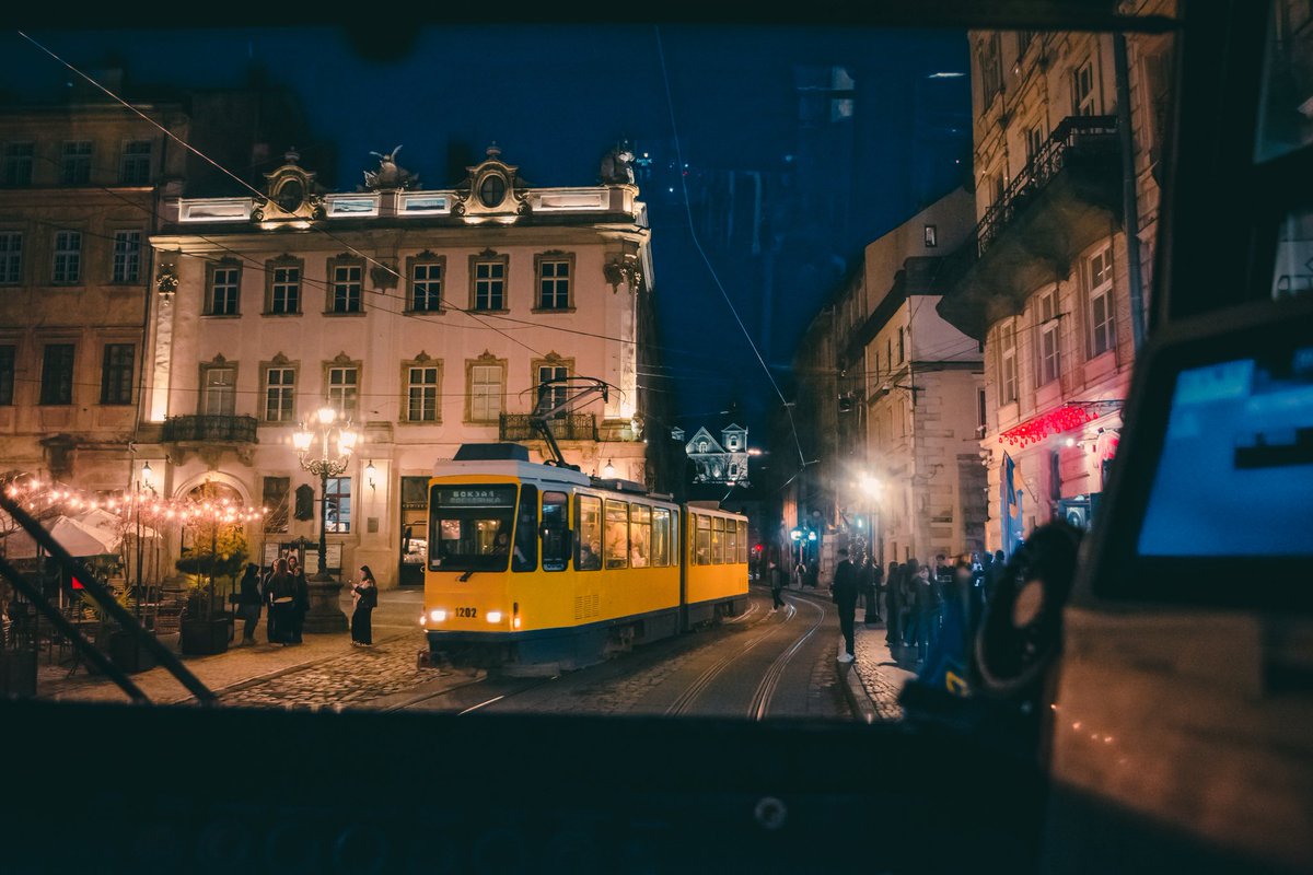 Самотній фотограф tweet media