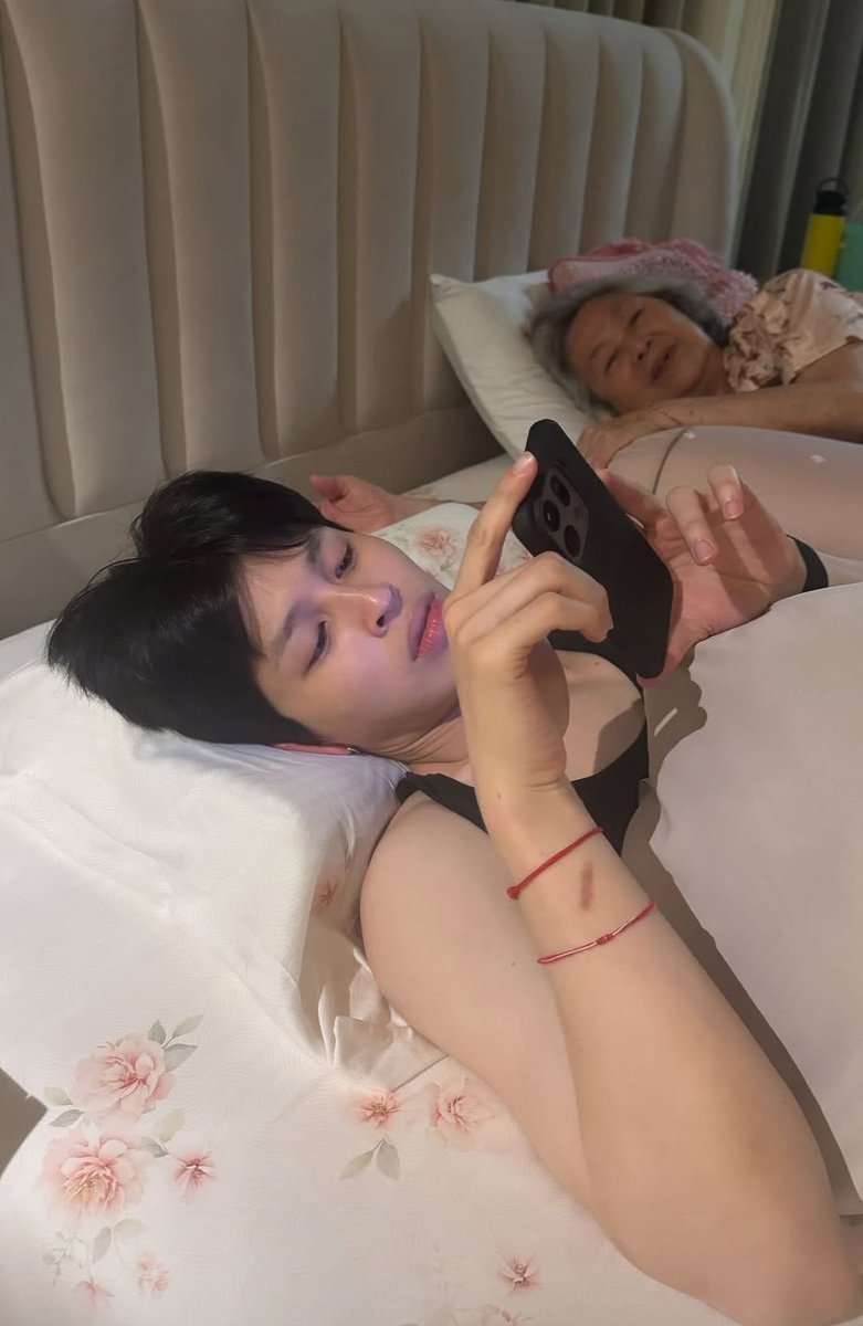 ⎯ หนมปัง 𐙚⋆🍞 tweet media