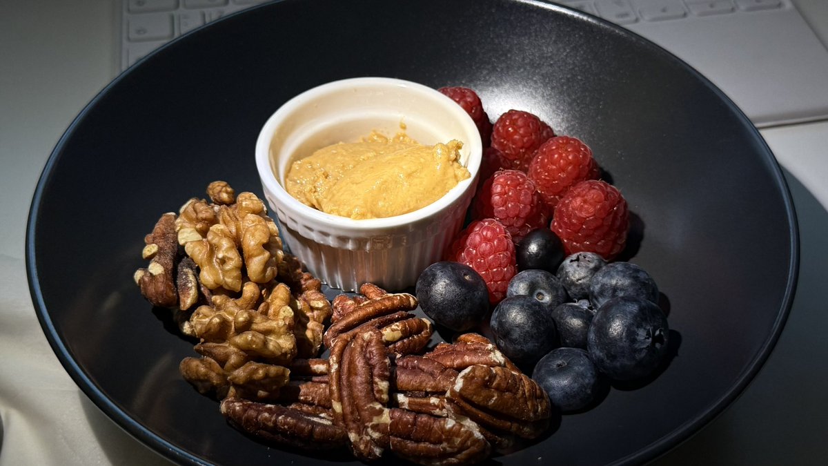 ronِ⚖️ tweet media