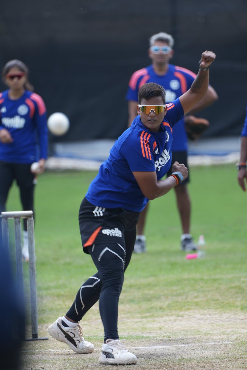 BCCIWomen's tweet image. Hello from Durban 👋📍

#TeamIndia get into the groove for the 5⃣-match T20I series against South Africa 🙌 

#SAvIND