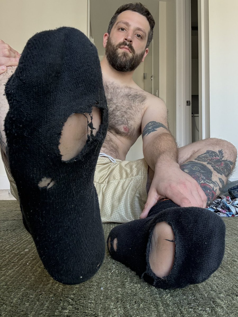StompYou420's tweet photo. My pits and feet stinky https://t.co/VpXimcHxfI