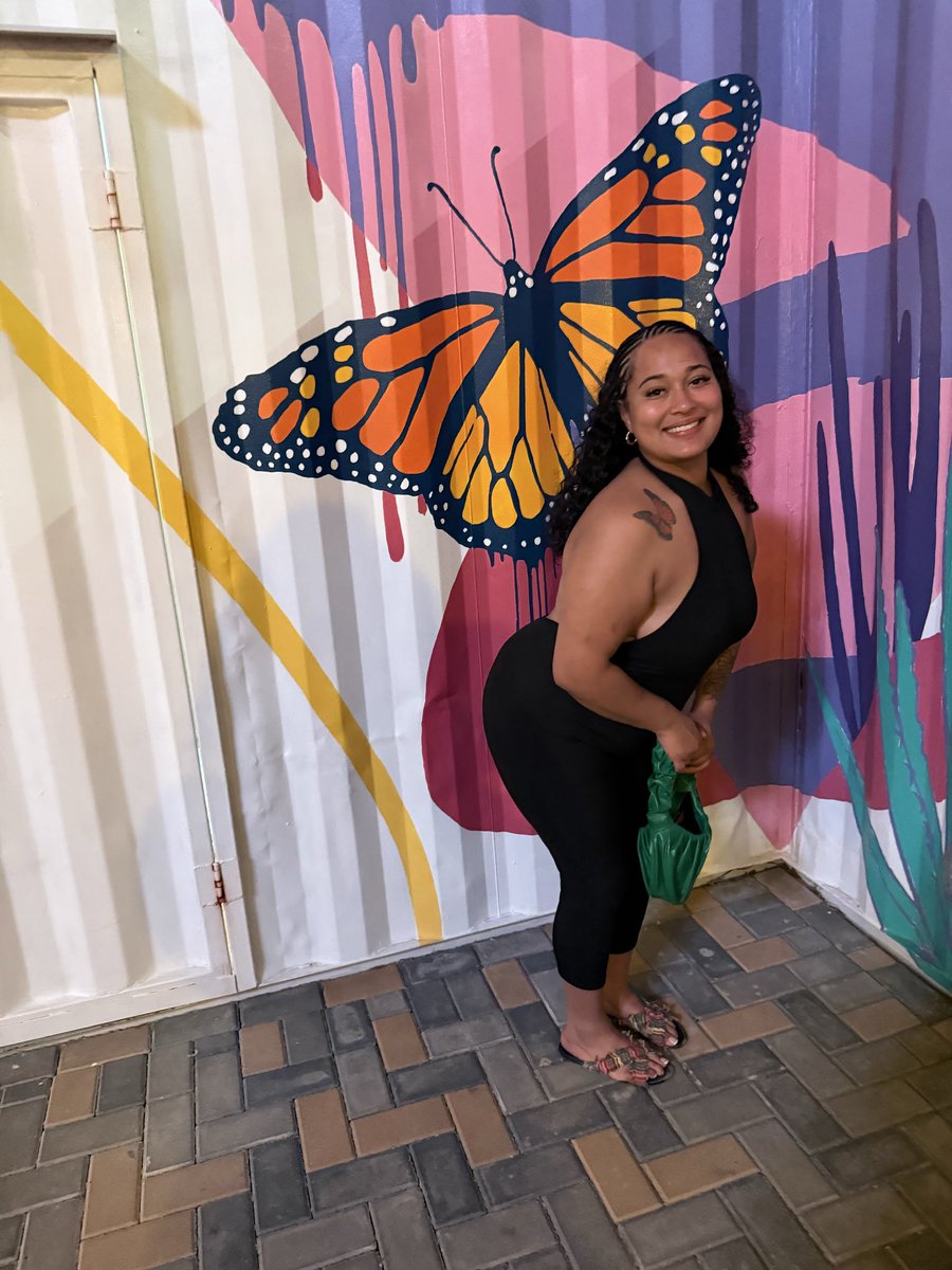 vibingwitjaz's tweet photo. Curacao was amazing! I wish I could dump on twitter lol https://t.co/3U1uh5xT35