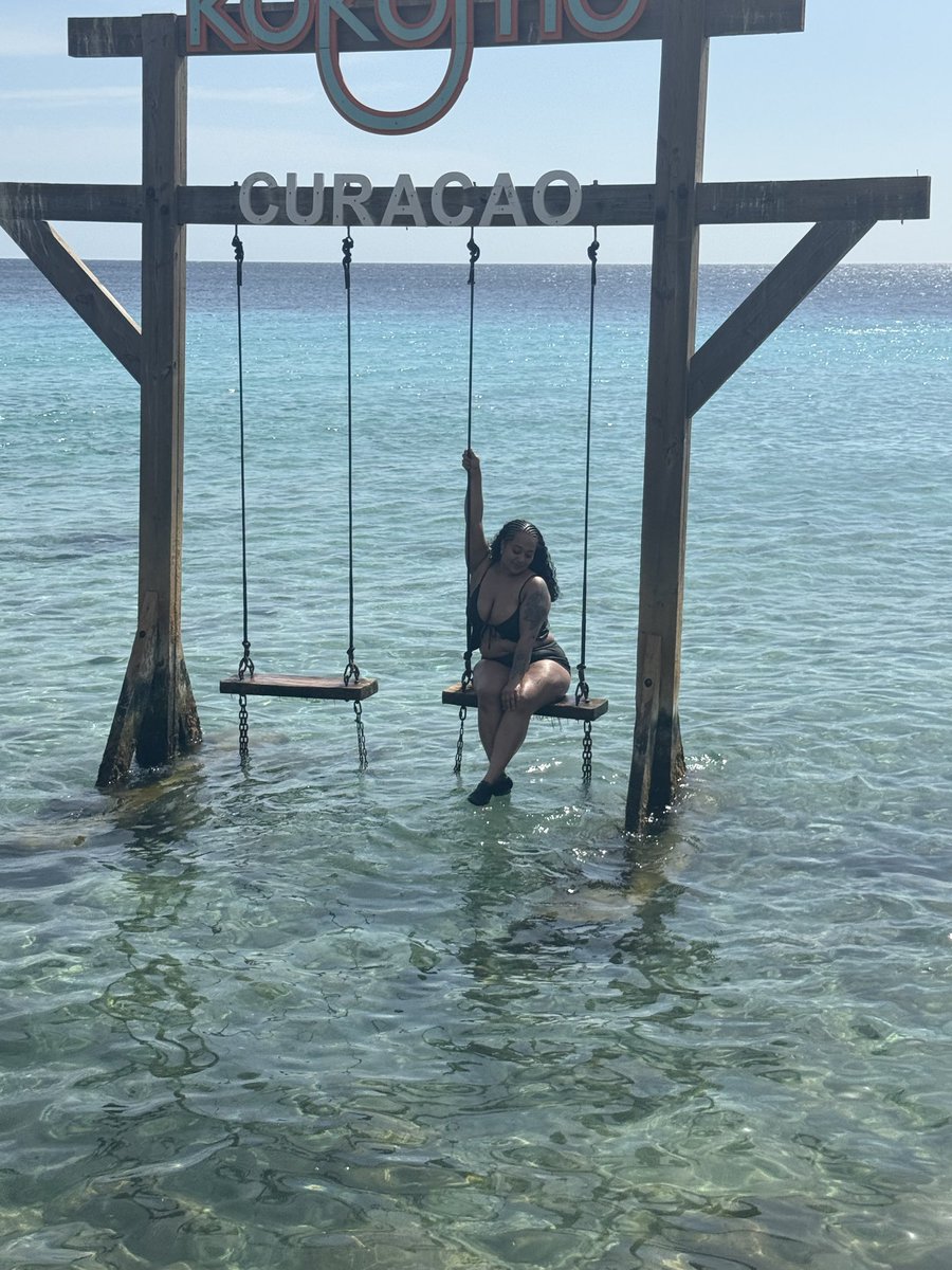 vibingwitjaz's tweet photo. Curacao was amazing! I wish I could dump on twitter lol https://t.co/3U1uh5xT35