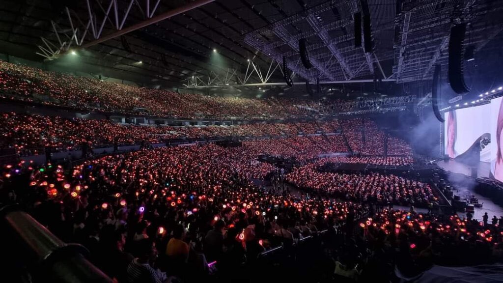 hooniebap's tweet photo. filo engenes, hear me out.. enhypen’s ‘blood saga’ concert in philippine arena.. 👀 https://t.co/nsCCnGxEZe