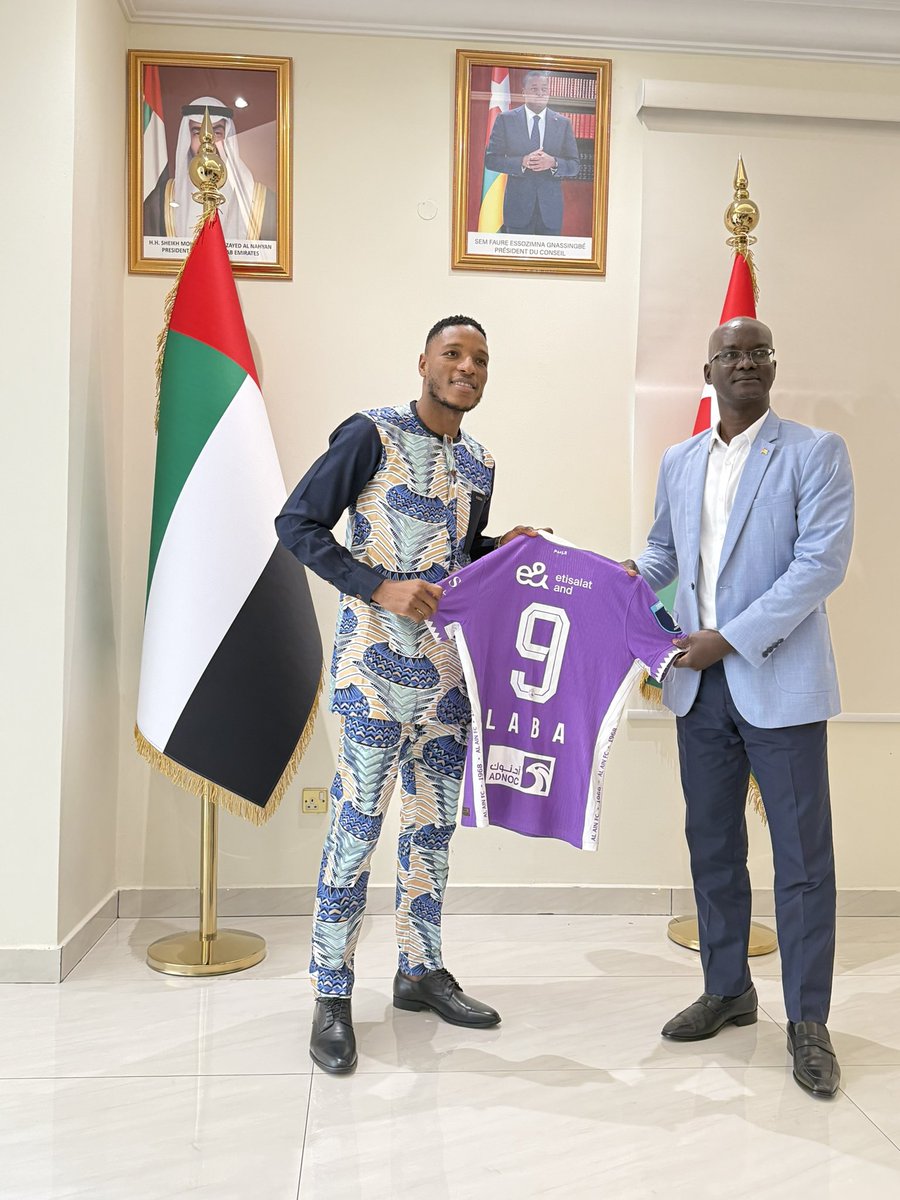 DohLaba's tweet photo. Ravi d’avoir rendu une visite de courtoisie ce jour à l’ambassade du Togo aux émirats. Je remercie monsieur l’ambassadeur et toute son équipe pour ce moment d’échanges et de convivialité. Togolais et fiers. #alzeem #mawutayélo🙌  #midôakpé🙏 #lkf9🙏🏿🙌🏿🇹🇬🤝🤝🤝💜💜💜👟⚽️🥅💪🏿 @nike https://t.co/0lVOXvKPK3