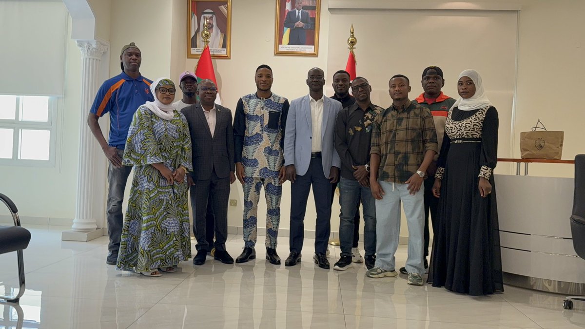 DohLaba's tweet photo. Ravi d’avoir rendu une visite de courtoisie ce jour à l’ambassade du Togo aux émirats. Je remercie monsieur l’ambassadeur et toute son équipe pour ce moment d’échanges et de convivialité. Togolais et fiers. #alzeem #mawutayélo🙌  #midôakpé🙏 #lkf9🙏🏿🙌🏿🇹🇬🤝🤝🤝💜💜💜👟⚽️🥅💪🏿 @nike https://t.co/0lVOXvKPK3