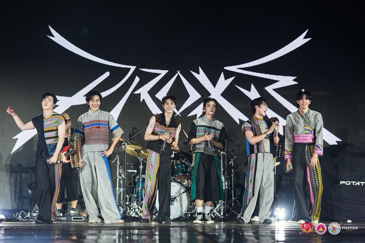 𝐬𝐢𝐭 𝐠𝐨 𝐳𝐚𝐫𝐚. tweet media