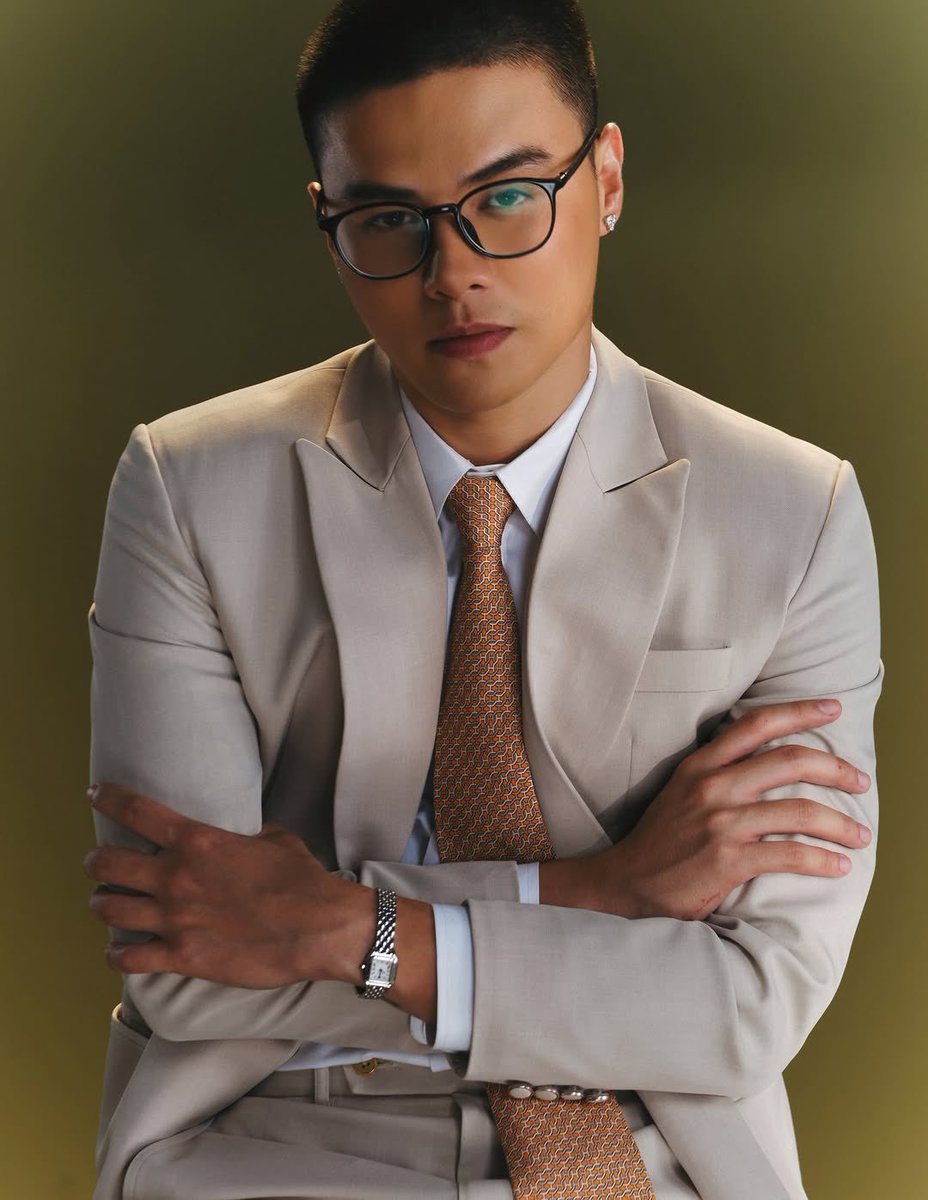 iamr2alonte's tweet photo. Vogue ph! https://t.co/X3OSjreFOc