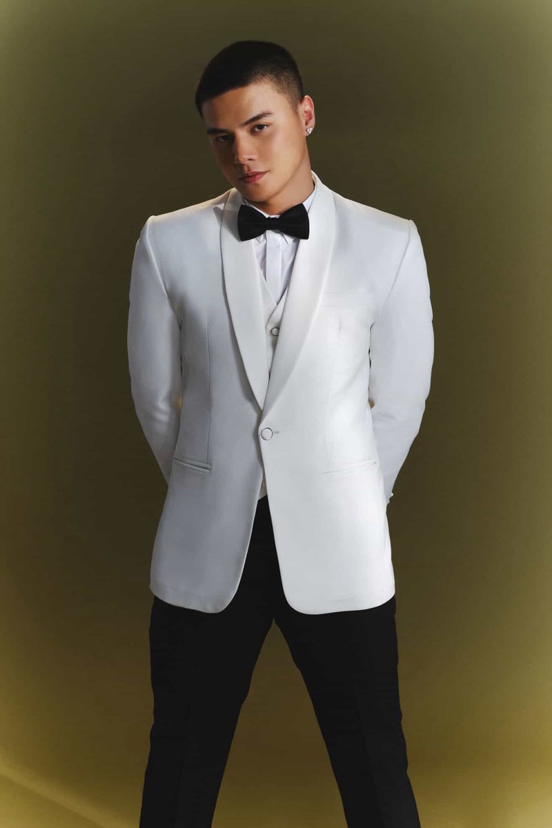 iamr2alonte's tweet photo. Vogue ph! https://t.co/X3OSjreFOc