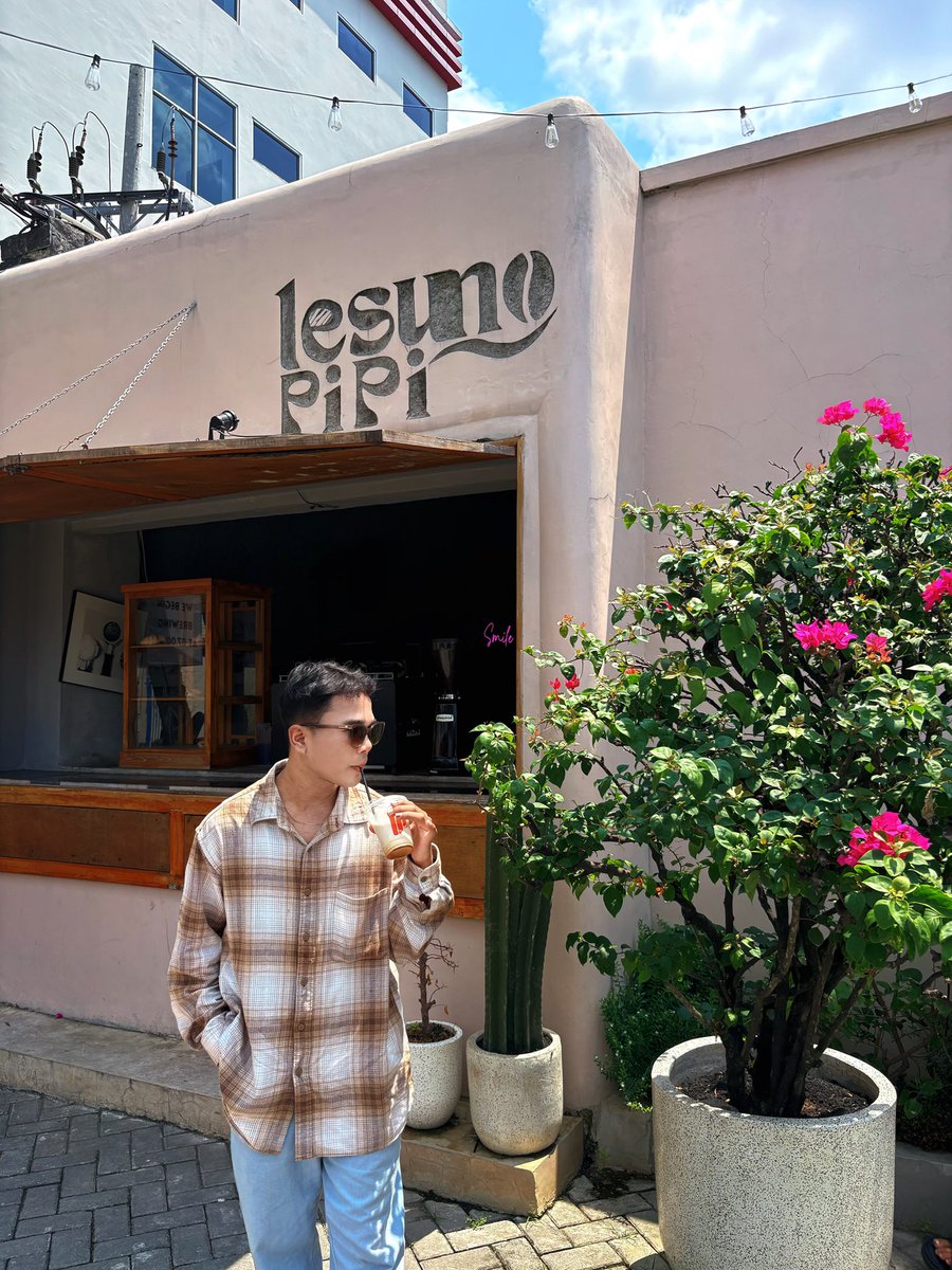 Nafrifd's tweet photo. Ngopi sampe solo wkwk
#solo #semarang https://t.co/GzV3I2i1UI