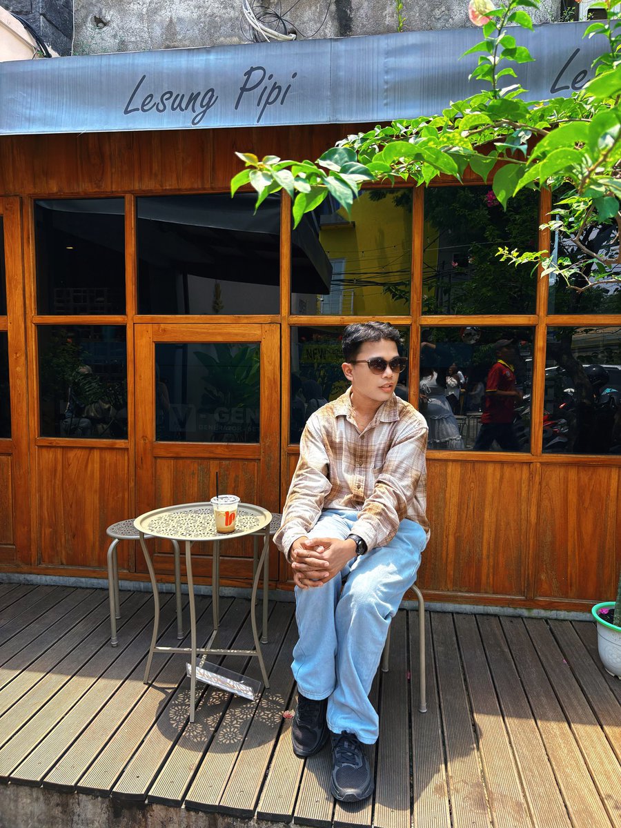 Nafrifd's tweet photo. Ngopi sampe solo wkwk
#solo #semarang https://t.co/GzV3I2i1UI