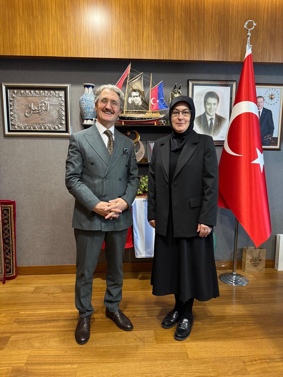 MelihaAkyol77's tweet photo. Rahmetli babacığımın kıymetli öğrencisi, ilahiyatçı ve yazar, Haseki Abdurrahman Gürses Eğitim Merkezi Müdürü Osman Egin hocamız ile Gazi Meclisimizde bir araya geldik.

Bu anlamlı buluşmada geçmişi özlemle ve hayırla yâd ettik, hocamızın kıymetli sohbetinden istifade ettik. Rahmetli babamın hatıralarını dinlemekten de büyük mutluluk duydum.

Bu güzel sohbete vesile olan Gaziantep Milletvekilimiz Sayın Ali Şahin’e teşekkür ediyorum.

📍TBMM