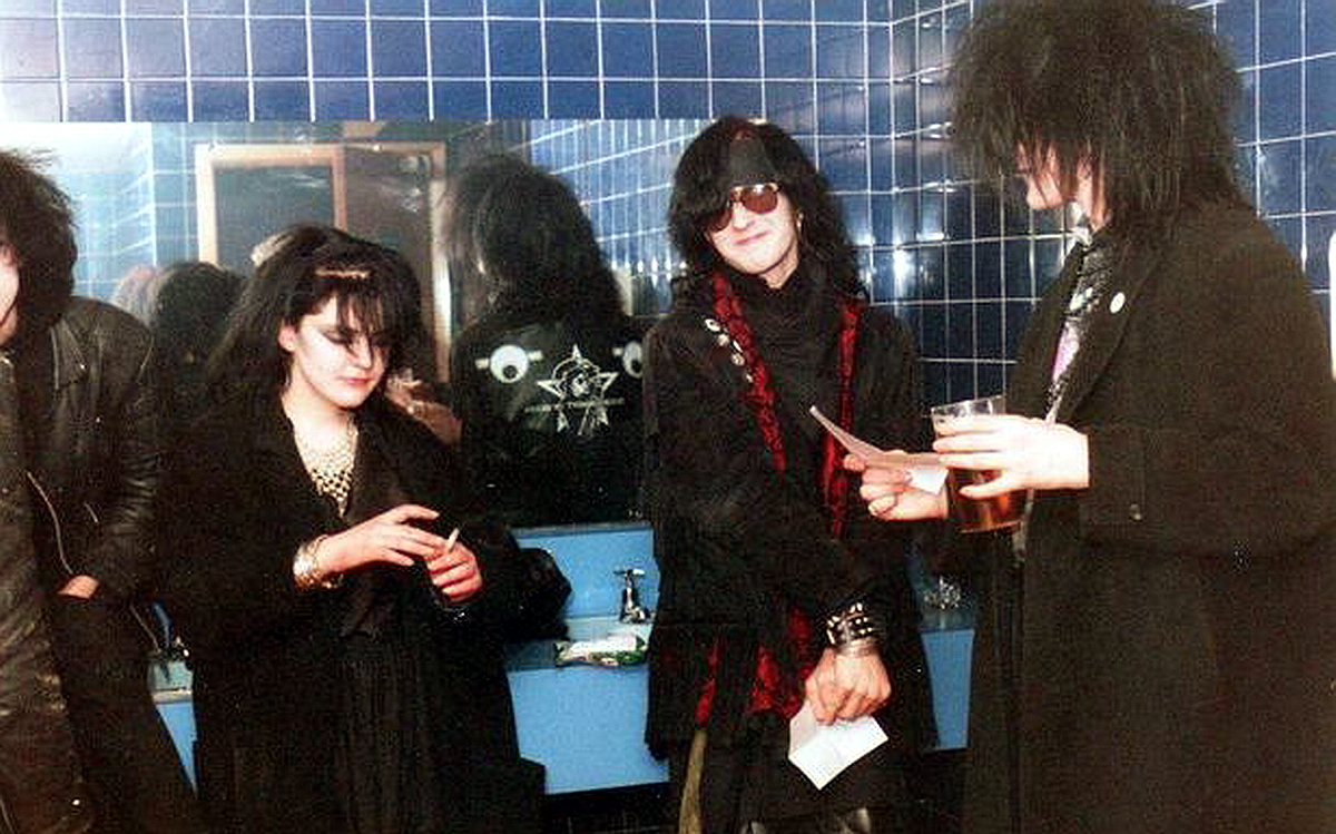 Pott_Shrigley_'s tweet image. Goth Night in the loo at the Limit club.
#Sheffield
