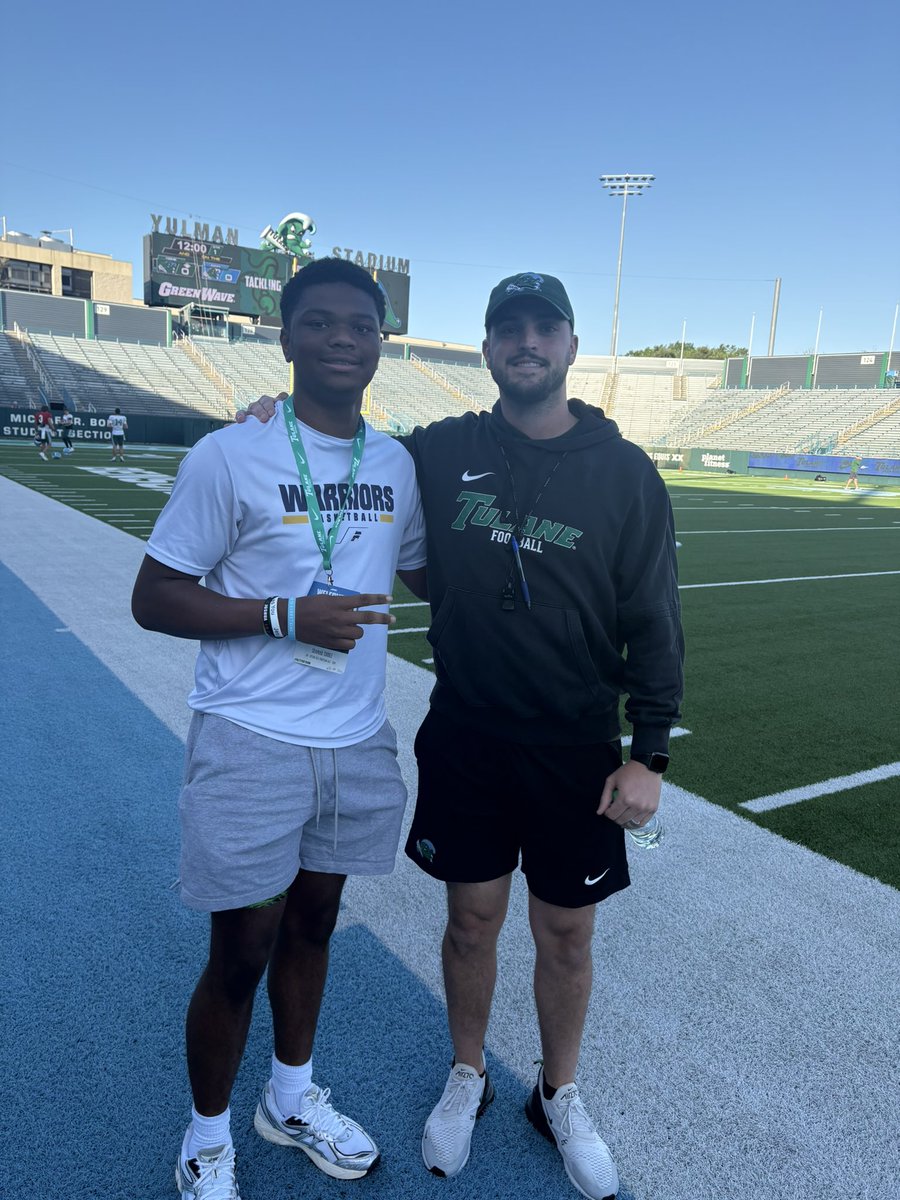 D1Marty4's tweet image. Thank u @GreenWaveFB for the spring practice visit appreciate coach @CollinDAngelo @coachbhays @russcallaway for the invite. And a big thank u to @SamuelH537 for the words of wisdom can’t wait to get back on campus.