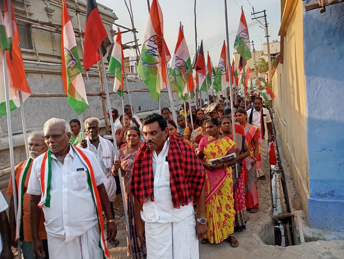onemevinod's tweet photo. Congress cadres conducted a massive door-to-door campaign for DMK candidate Anbagam Kalai Kathiravan.
Demonstrating loyalty, discipline, and unwavering commitment to the alliance. Together towards a landslide victory! 🗳️
#CongressWithDMK #Tenkasi #TNPolitics
@INCIndia @RahulGandhi @kharge @KVenuGopalINC @girishgoaINC @nivedithalva @KS_Alagiri @Selvaperunthagai