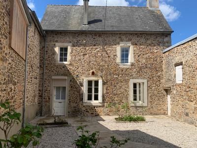 france_images's tweet image. For sale 3 bedroom 5th century house village Blandouet, Mayenne, France buff.ly/95fC0hZ

#France 🇫🇷 #FranceProperty #FrenchProperty #FrenchRealEstate #PropertyForSale