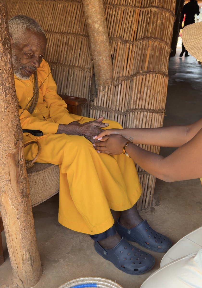 MukigaTraveller's tweet image. 3. BUGANDA ROYAL TOMBS

As part of the Hop-On Hop-Off tour around Kampala, we visited the Kasubi Tombs originally built in 1882 as the palace of Kabaka Muteesa 1. 

They are now the spiritual resting place of kings of the Buganda Kingdom and a UNESCO world heritage site. But